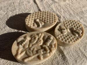 Goat milk & honey soap for dogs with organic natural ingredients